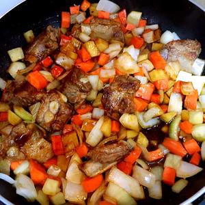 排骨土豆焖饭的做法 步骤5