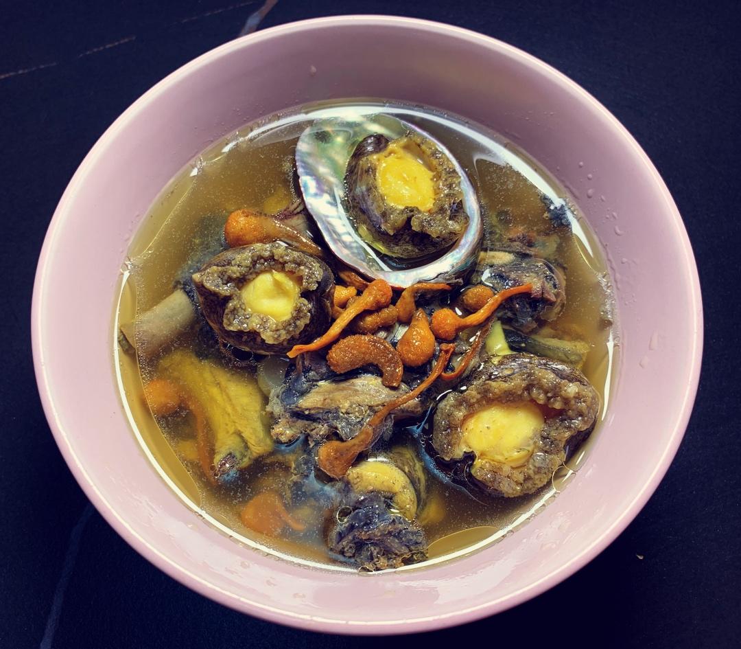 l露的餐桌做的虫草花鲍鱼煲鸡汤