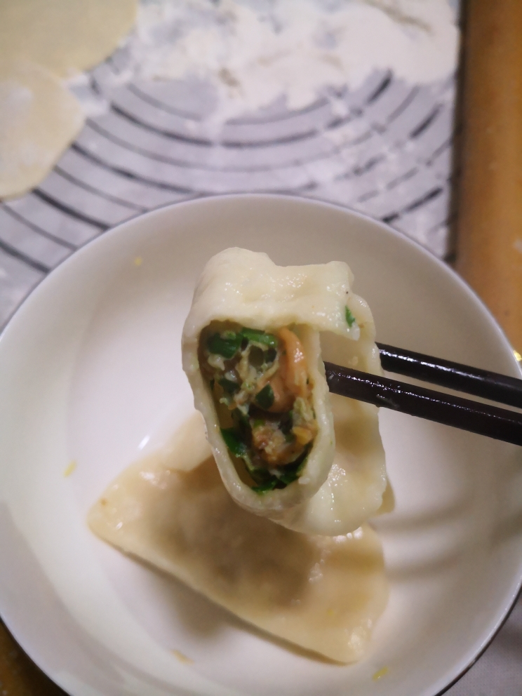 蛤蜊干韭菜猪肉饺子的做法