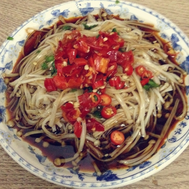 凉拌金针菇