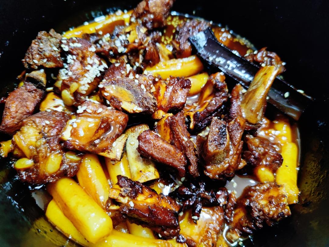 好吃到舔手指的可乐排骨年糕!超简单!的做法