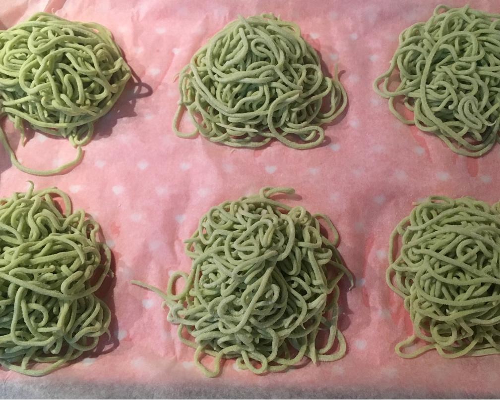 自制纯天然蔬菜汁彩色面条