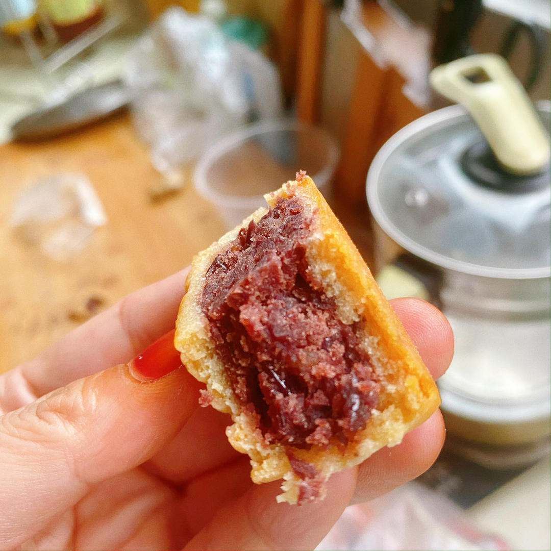 月饼馅：玫瑰粒粒红豆