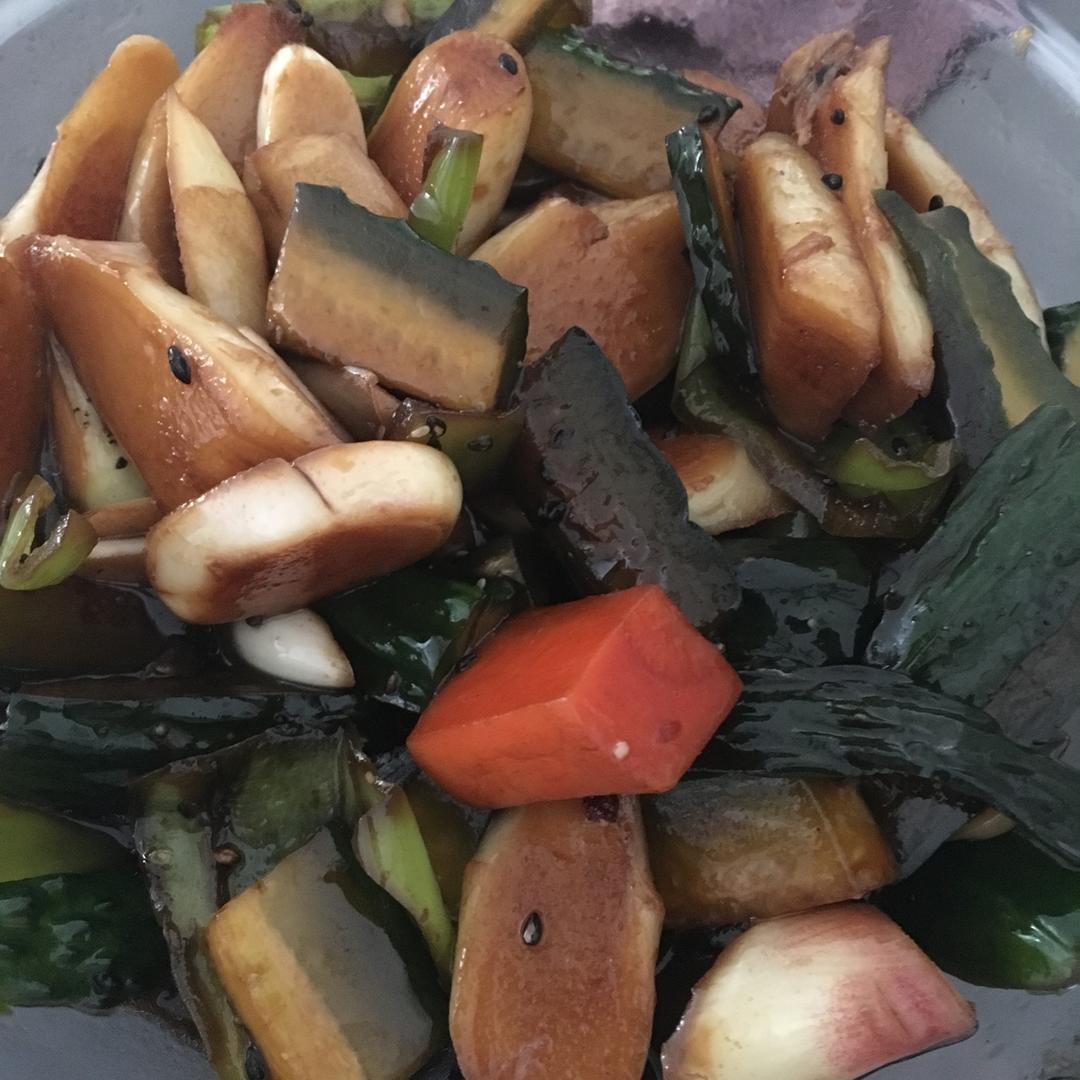 腌黄瓜（非常好吃的咸菜）