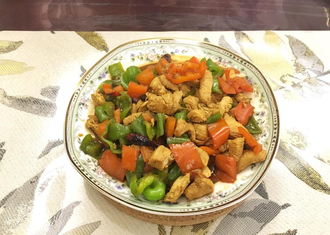 健身减肥最爱的鸡胸料理！——彩椒鸡丁