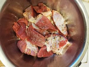 家常红烧牛肉的做法 步骤1