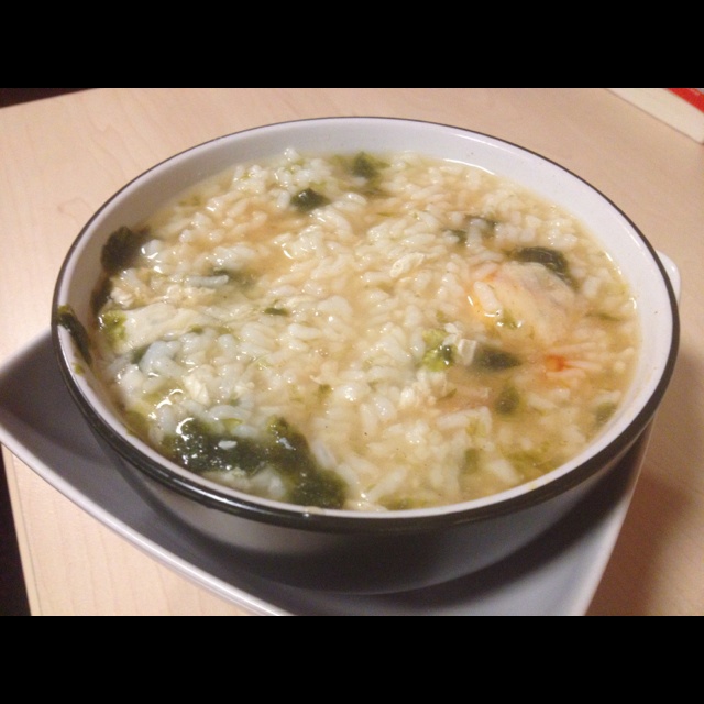 西酱什么都爱吃做的西红柿鸡蛋紫菜汤泡饭