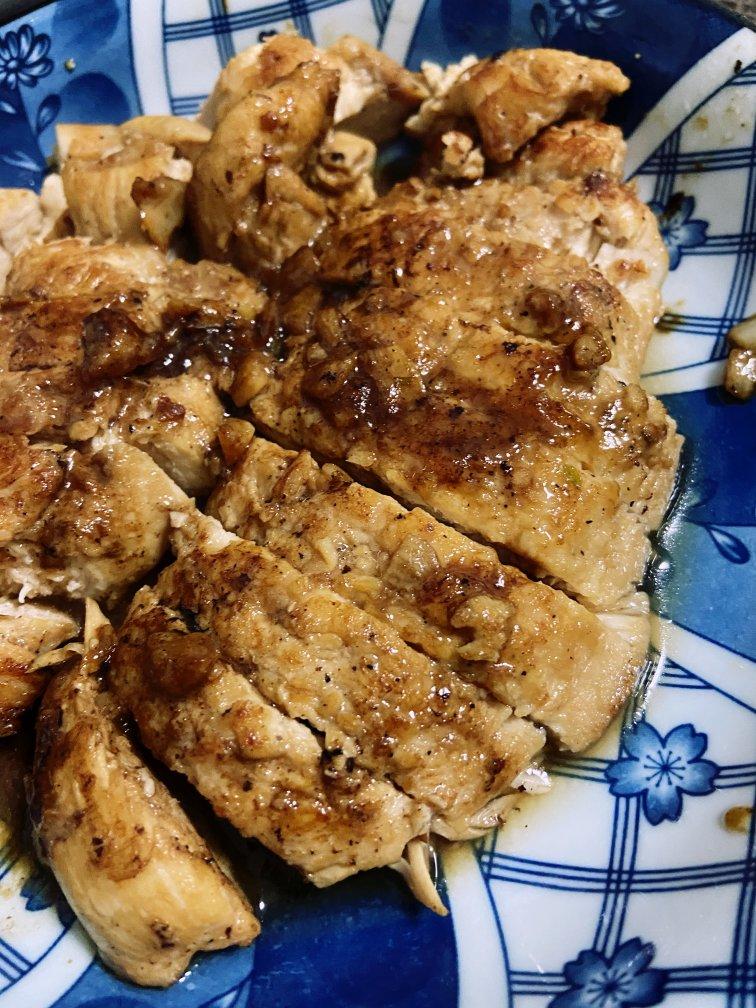 【嫩煎鸡胸肉】