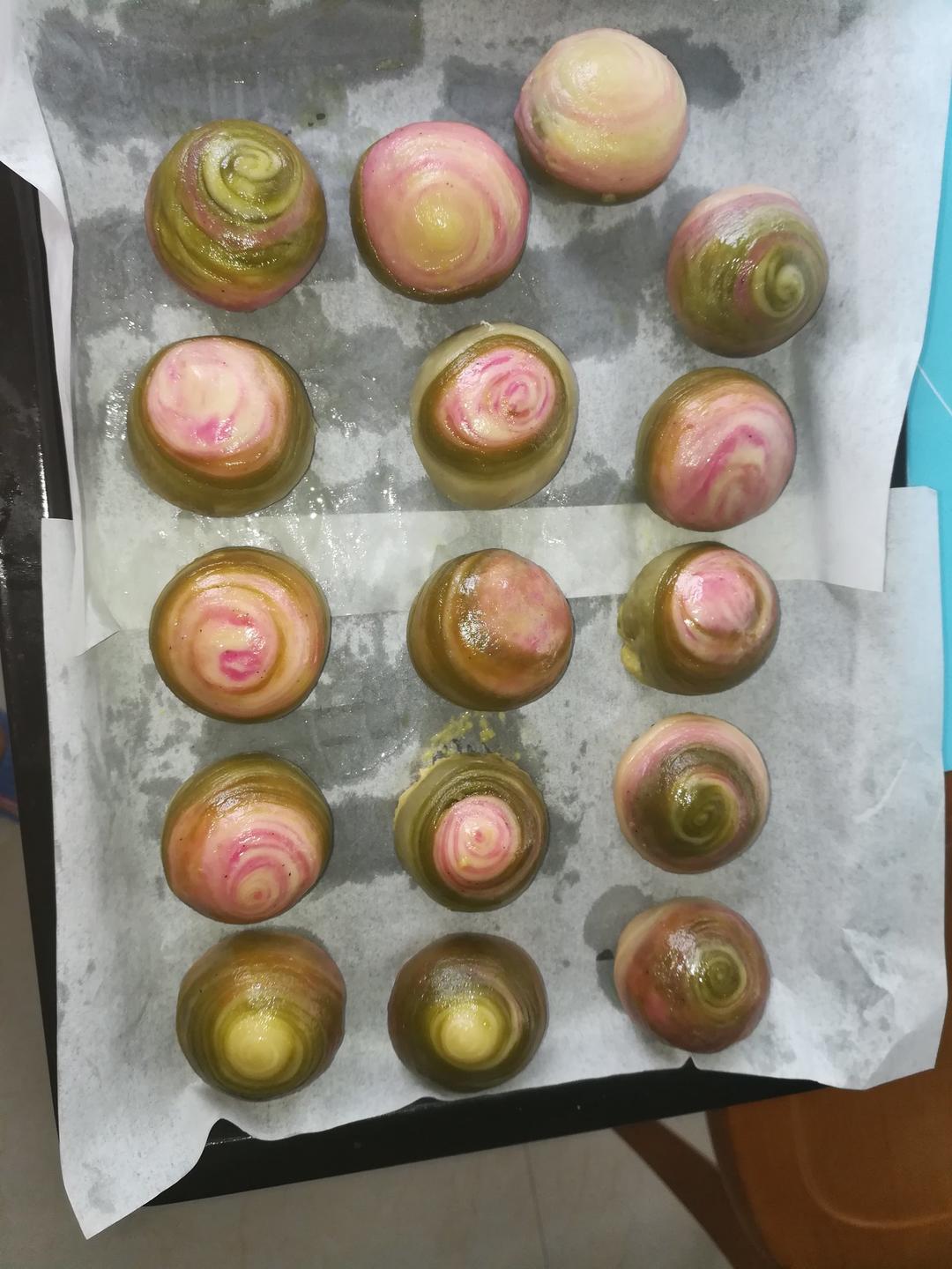 彩虹渐变蛋黄酥（无需揉出膜）