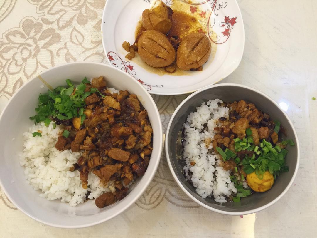 【卤肉饭】