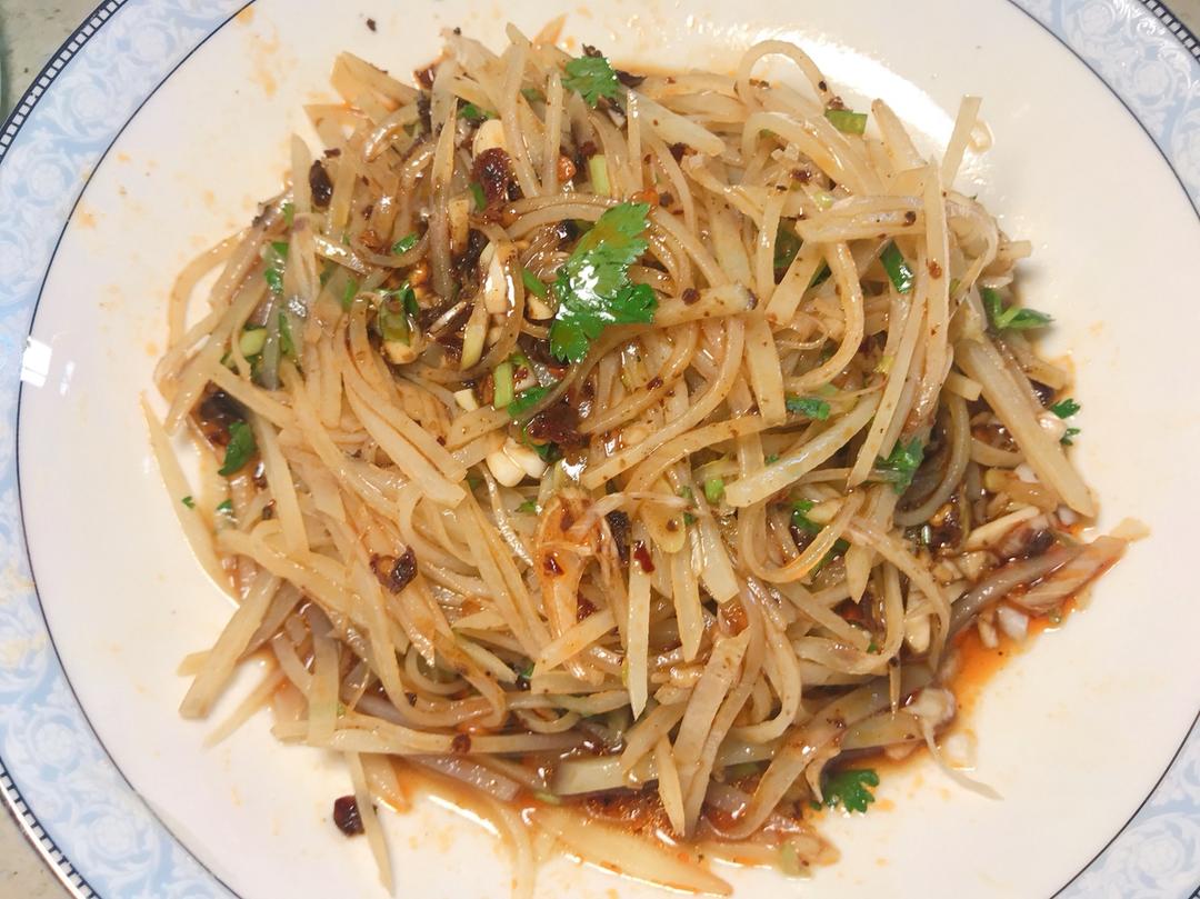 简单快手凉拌（酸辣）土豆丝的家常做法