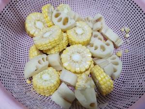 玉米排骨汤的做法 步骤5