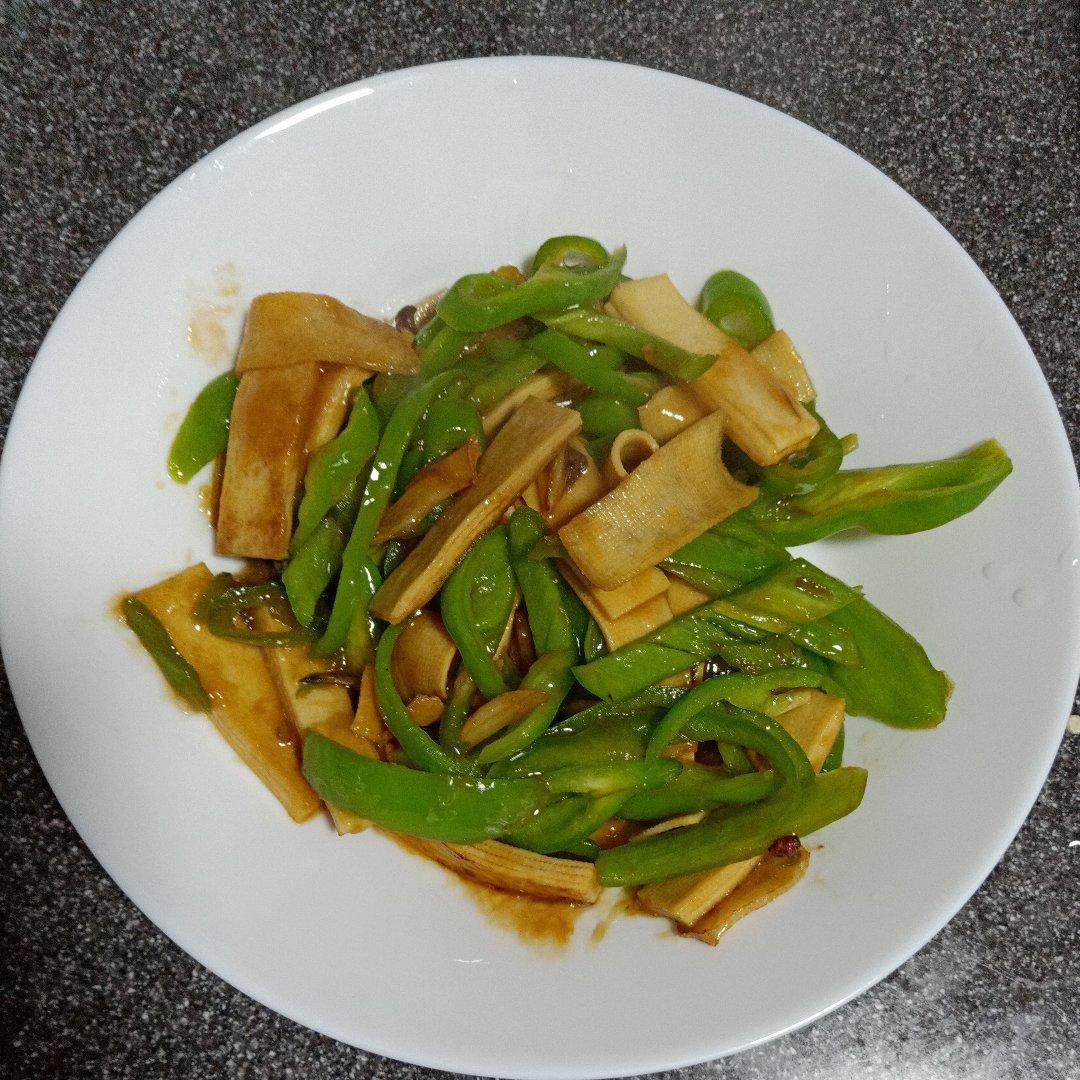 尖椒炒干豆腐