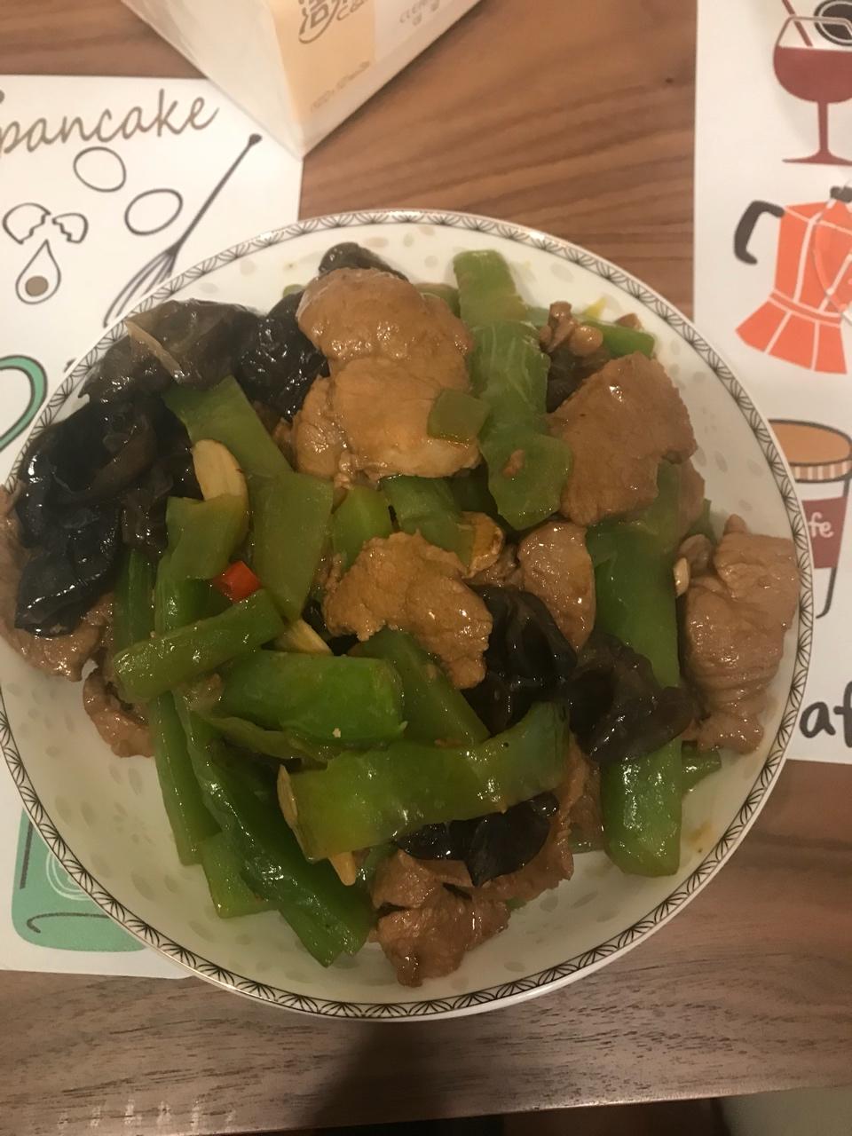 莴笋木耳炒肉