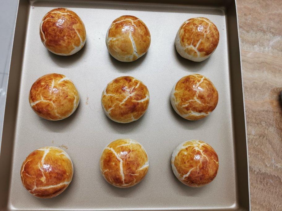 【莲蓉蛋黄酥】网红大叔教你做蛋黄酥，学到就是赚到！