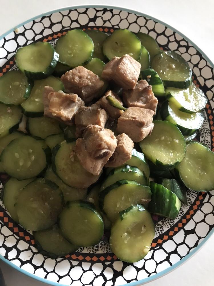 青瓜炒排骨的做法