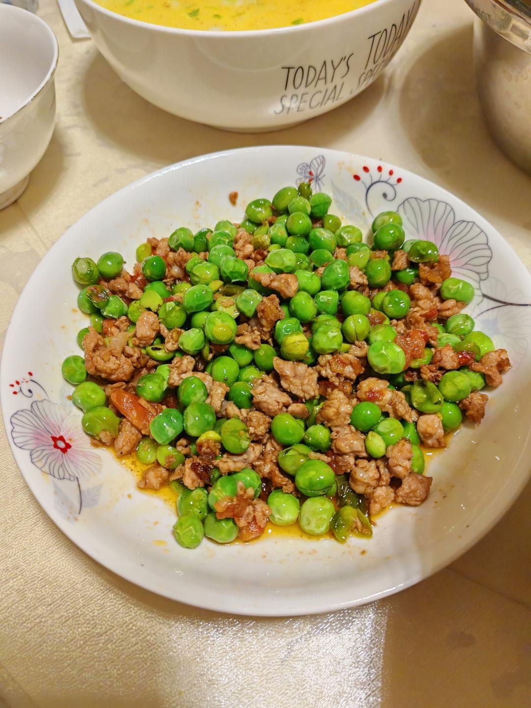 豌豆肉末西红柿