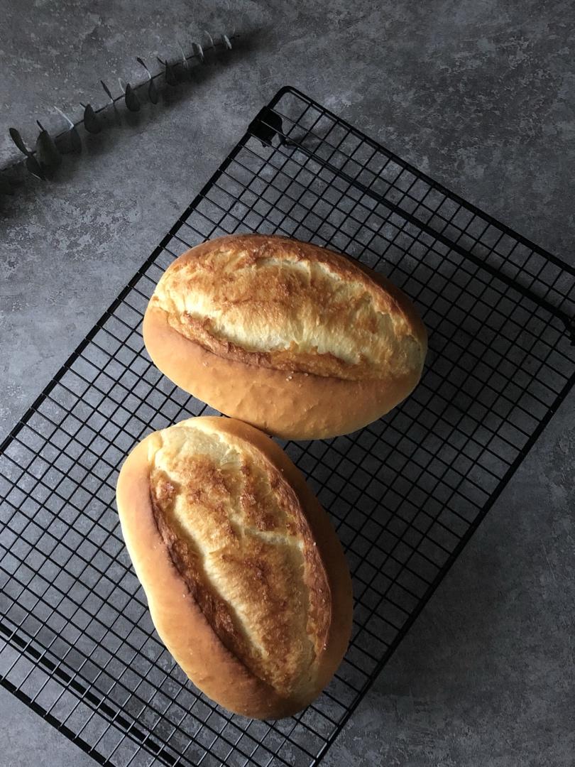 葡萄软欧（仿原麦山丘）Milk flavored bread filled with raisins and butter