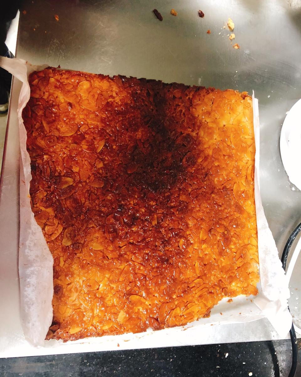 酥脆焦糖杏仁排