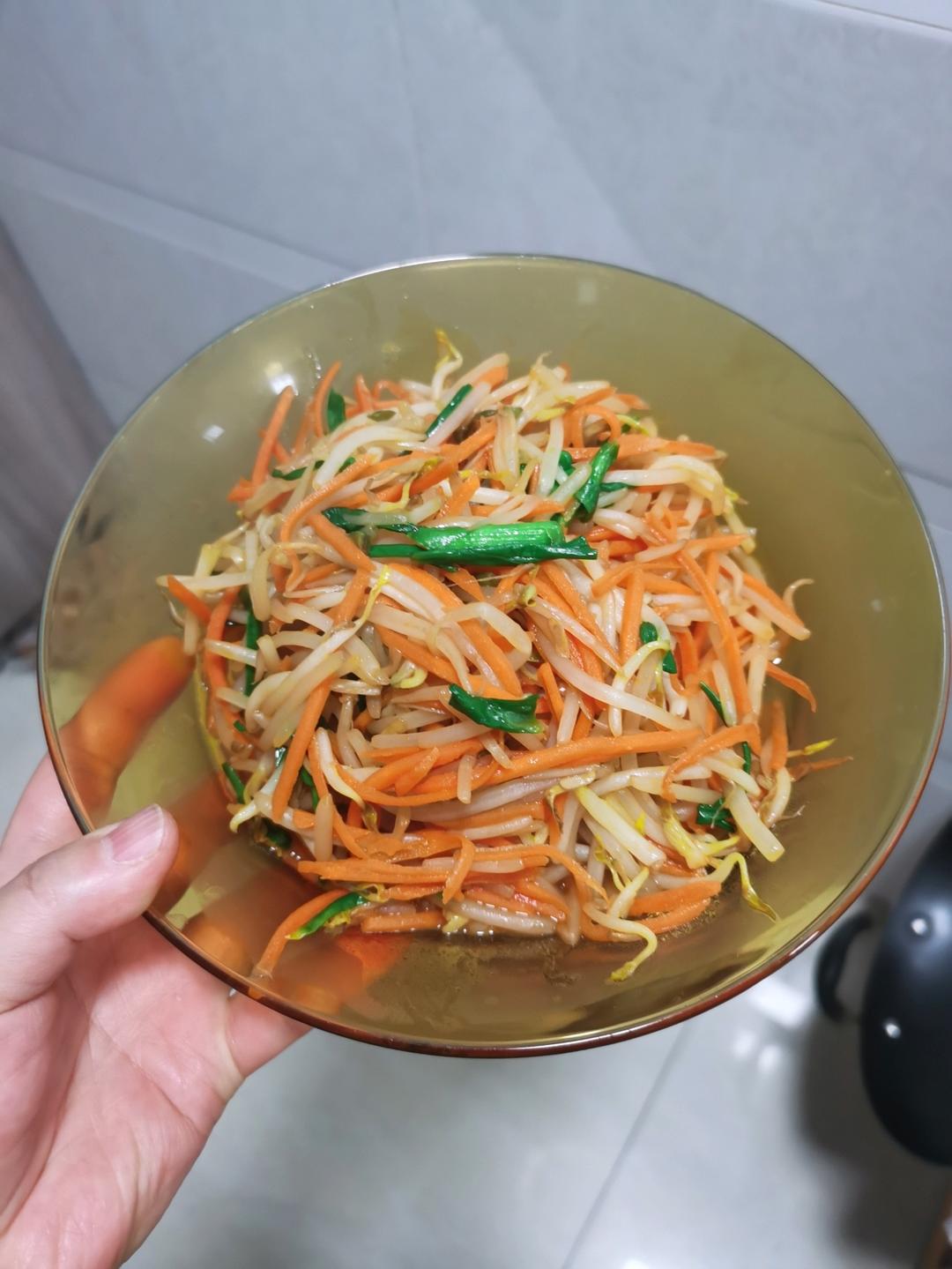 鲜香爽脆炒豆芽