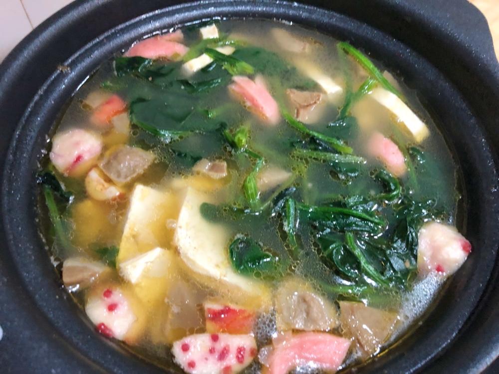 悦纳_做的简单菠菜豆腐汤