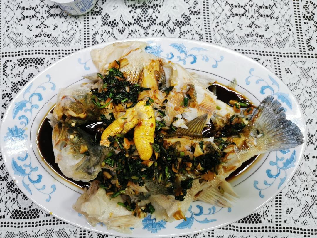 不用蒸的快手葱油鲈鱼