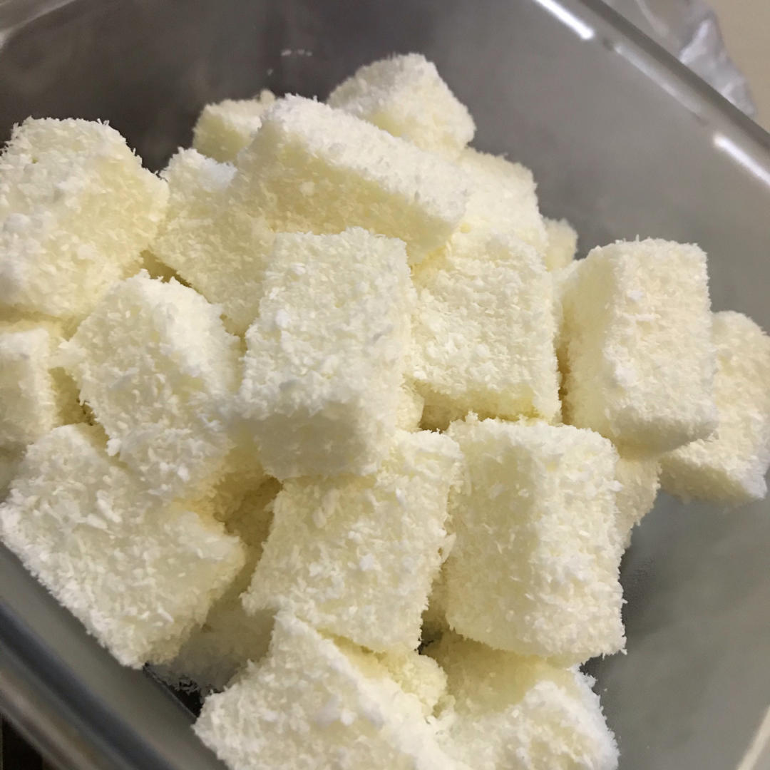 完胜85度C牛奶椰丝小方