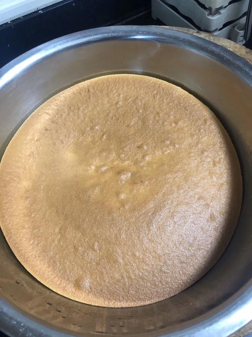 烤箱做蛋糕（戚风蛋糕的做法）