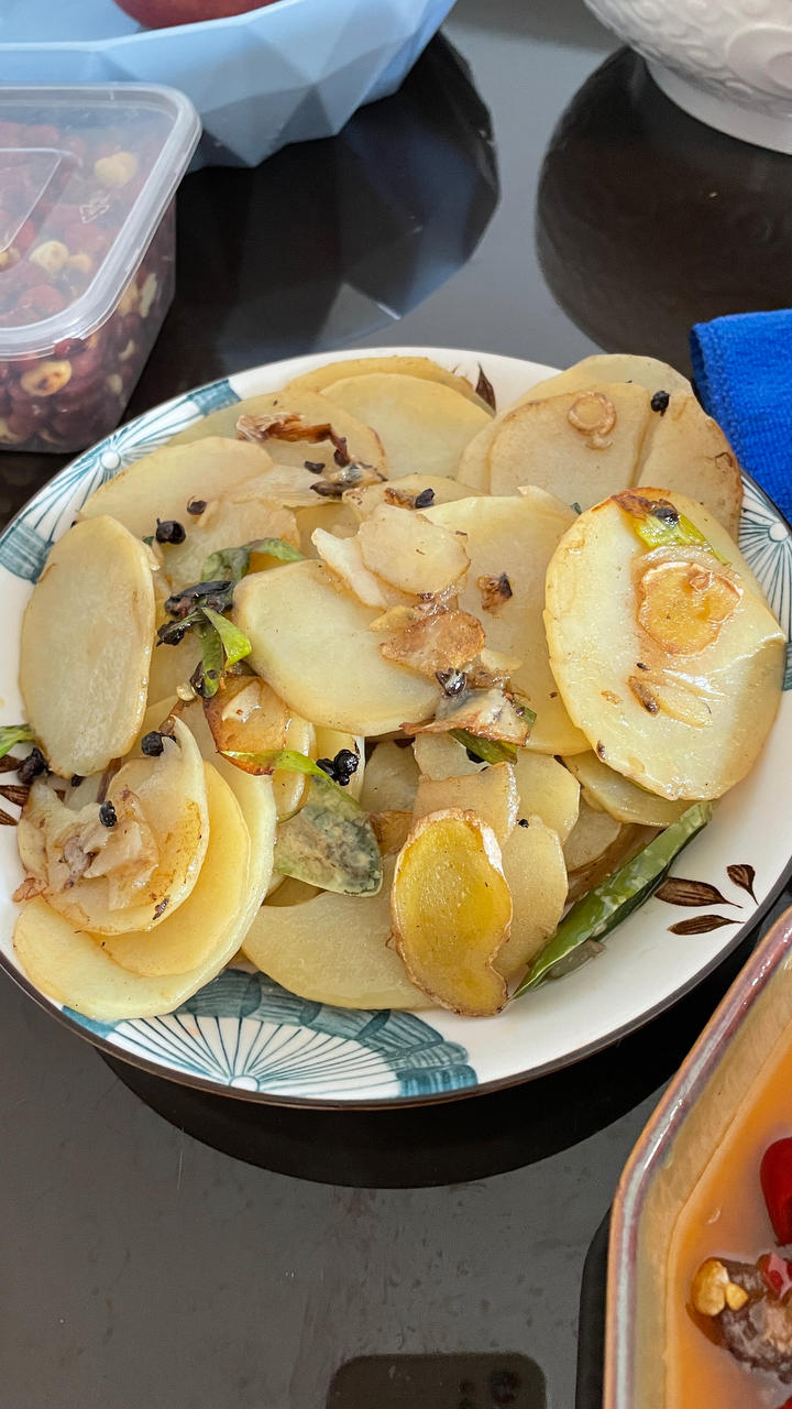 比肉都好吃的青椒炒土豆片😋简单又美味❗️