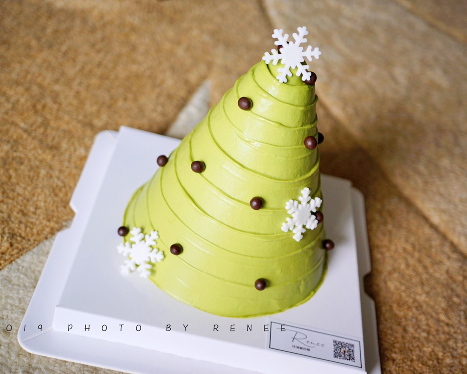 圣诞树造型蛋糕的做法