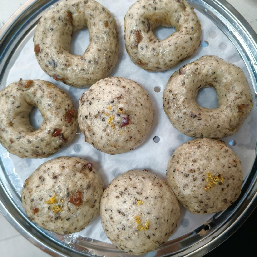 黑芝麻红枣馒头