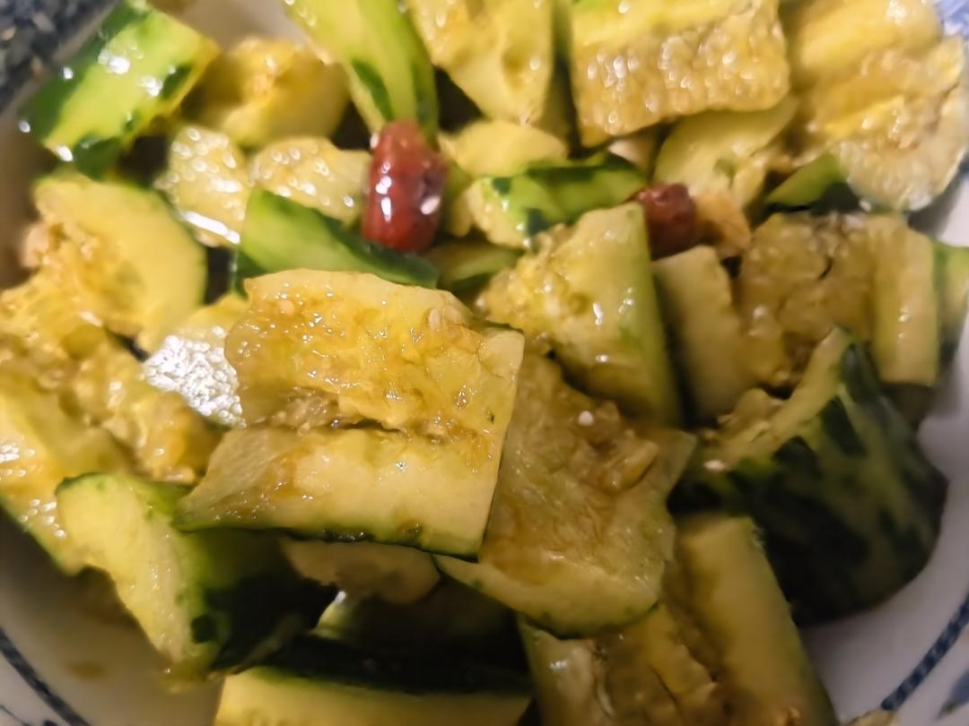 赞不绝口拍黄瓜🥒