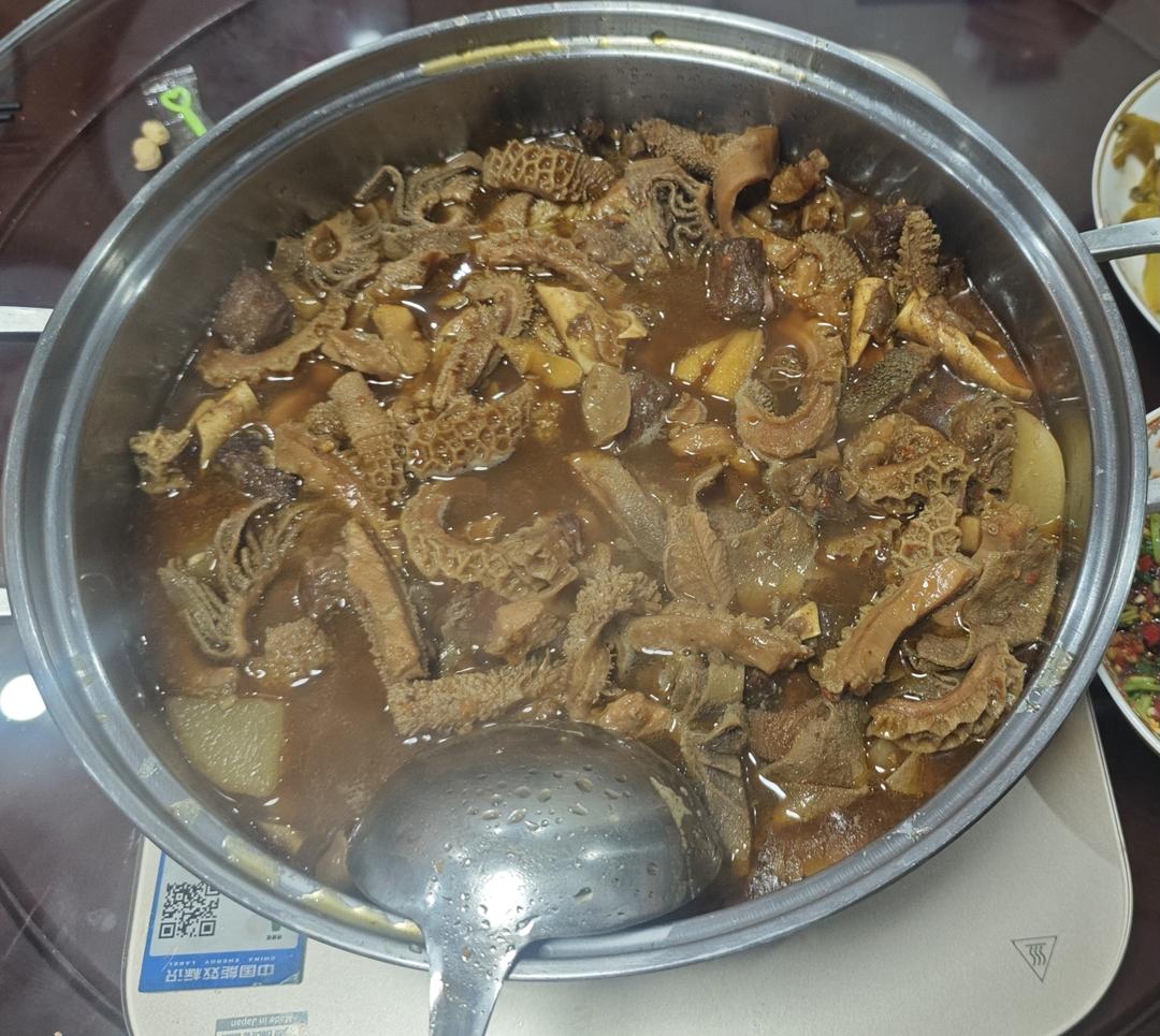 廣式牛雜（金錢肚，牛百葉，牛雙連）牛腩煲