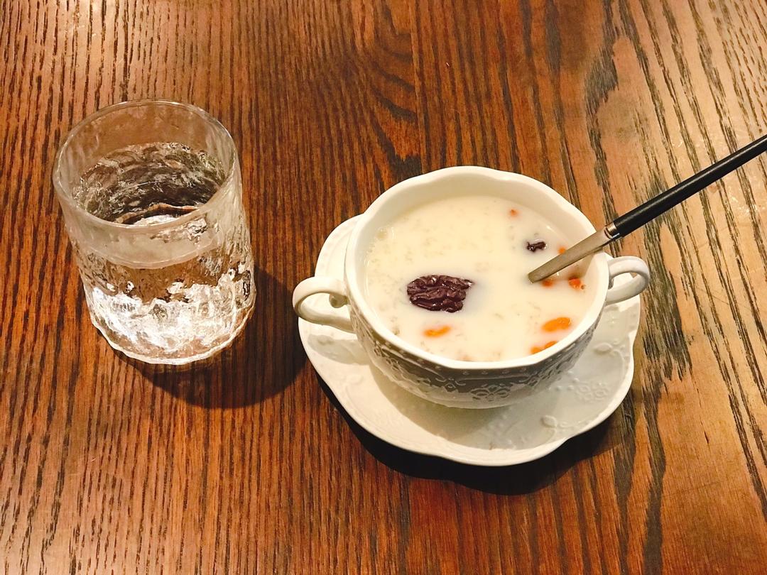 桃胶皂角米雪燕美颜羹