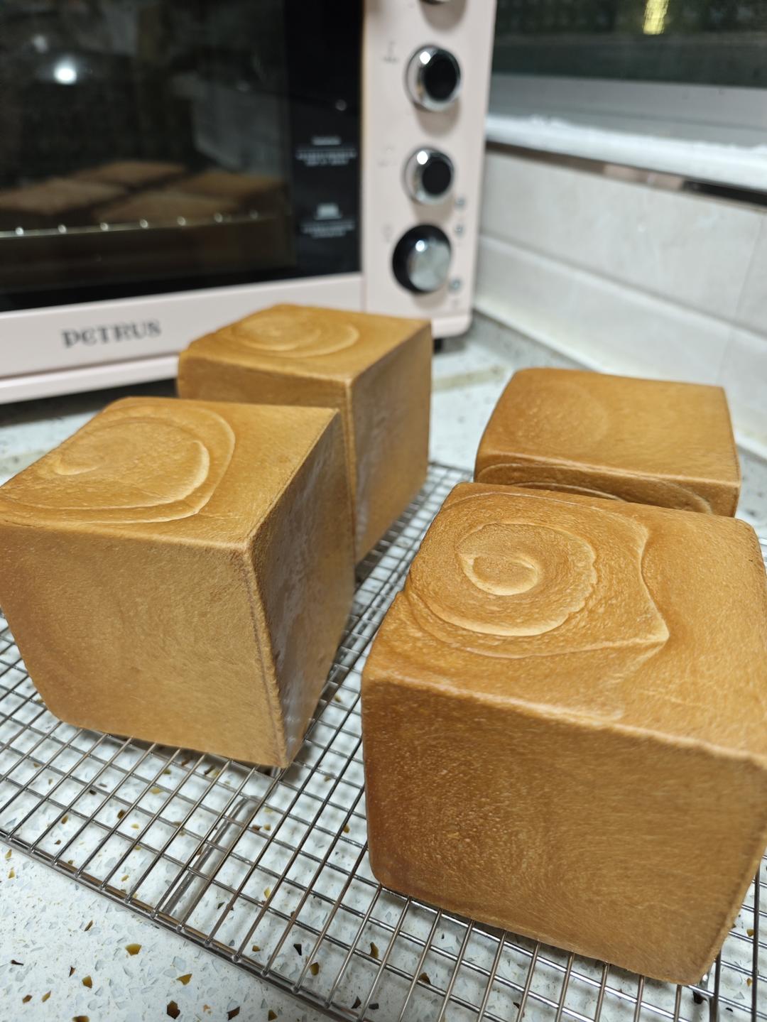 吐司，奶香手撕面包，超级香浓