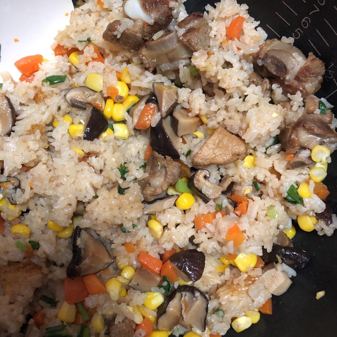 喷香排骨焖饭（爆好吃）