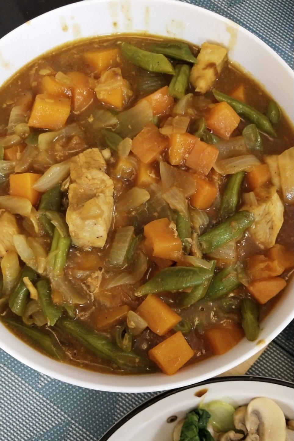 健身人士喜爱的蔬菜鸡胸咖喱