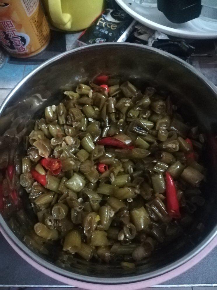 酸豆角炒肉末