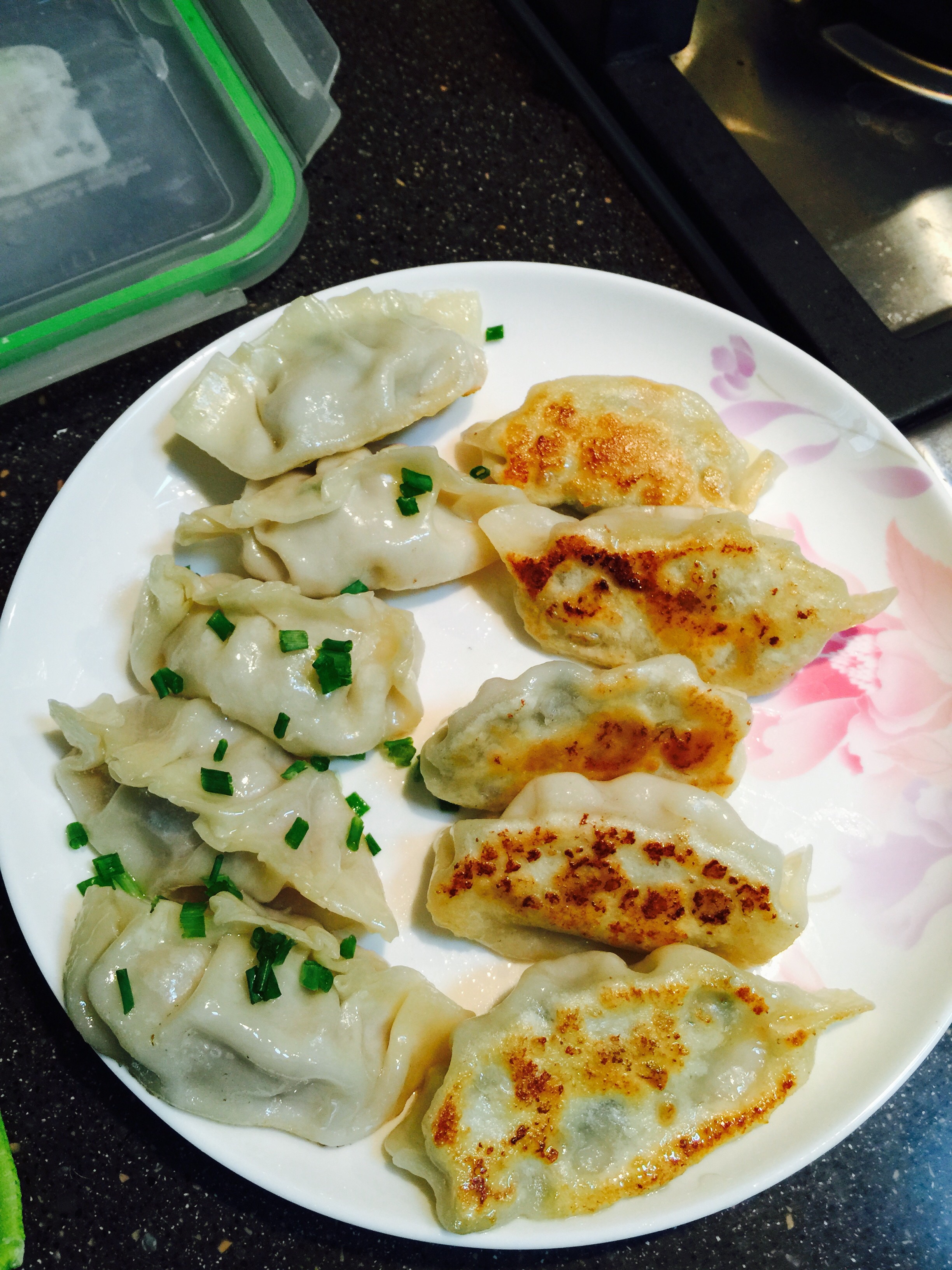 猪肉白菜生煎饺子