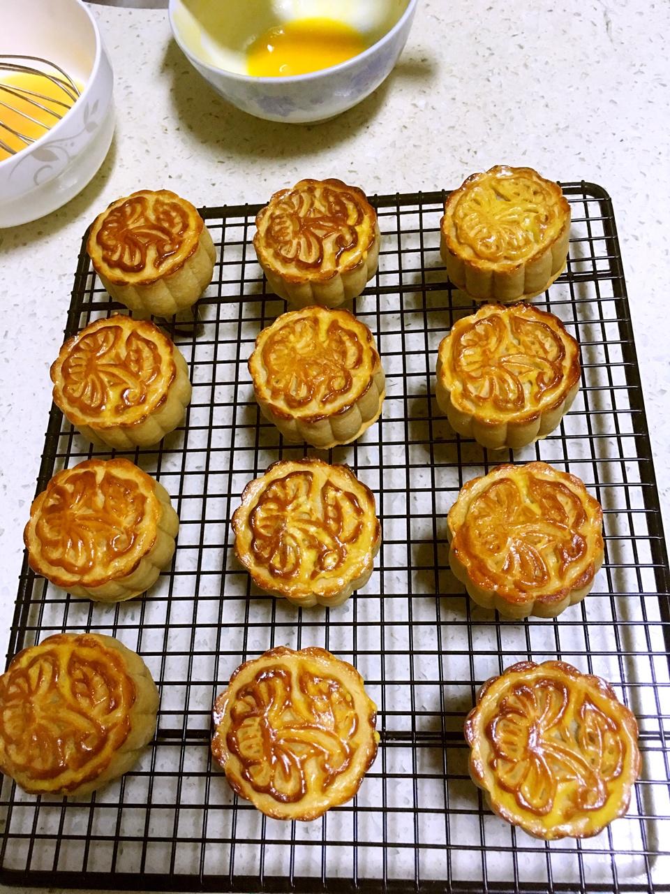 广式月饼—蛋黄莲蓉月饼