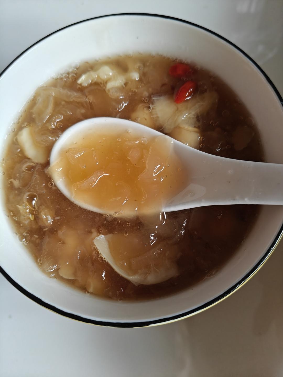 红枣银耳莲子羹（有出胶质、出胶，懒人的电压力锅版）