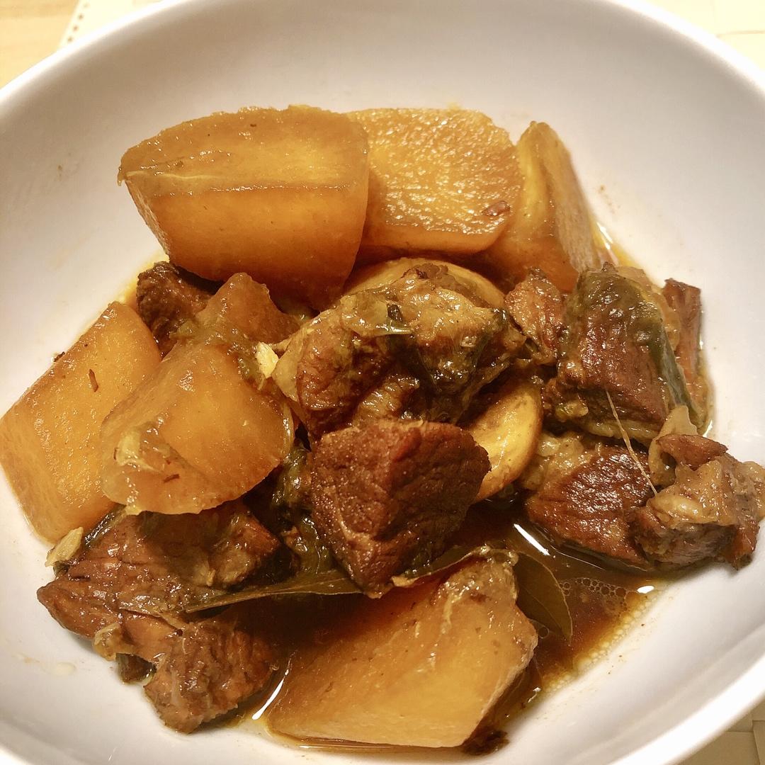 萝卜焖牛腩
