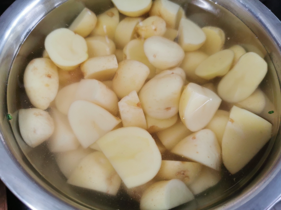 麻辣土豆块的做法 步骤1