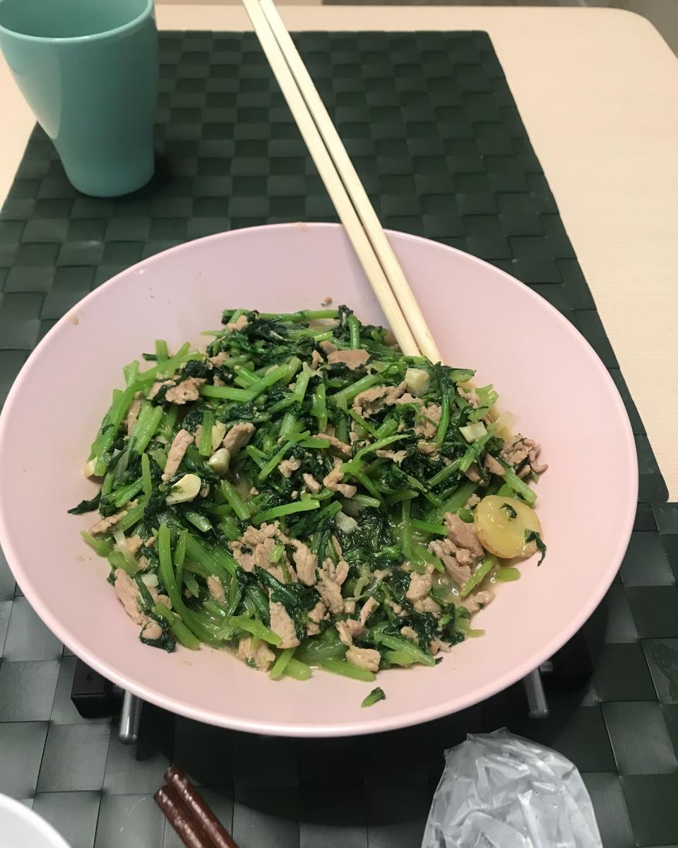 茼蒿炒肉