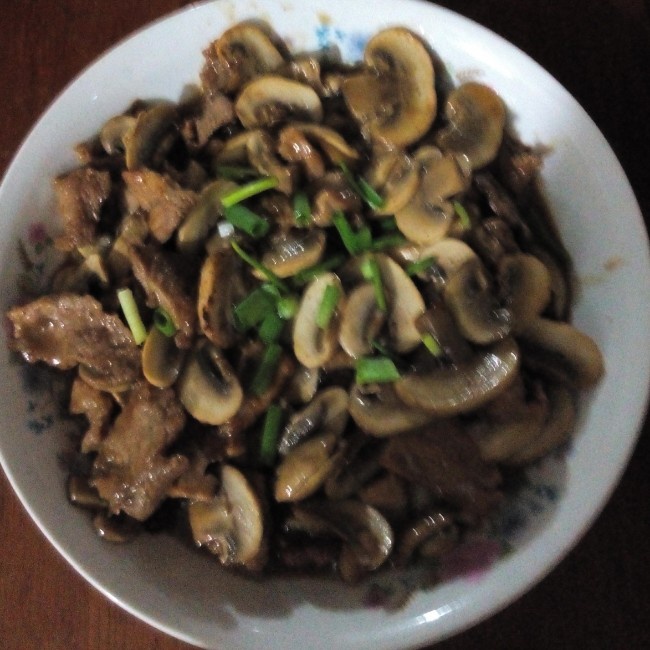 蘑菇炒肉片