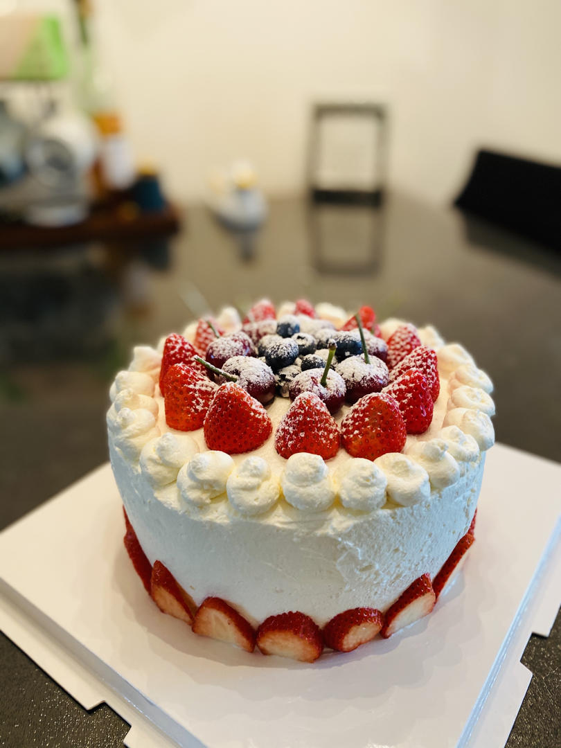【全网最全合集】搬运🍓漂亮的草莓蛋糕~草莓季装饰灵感图