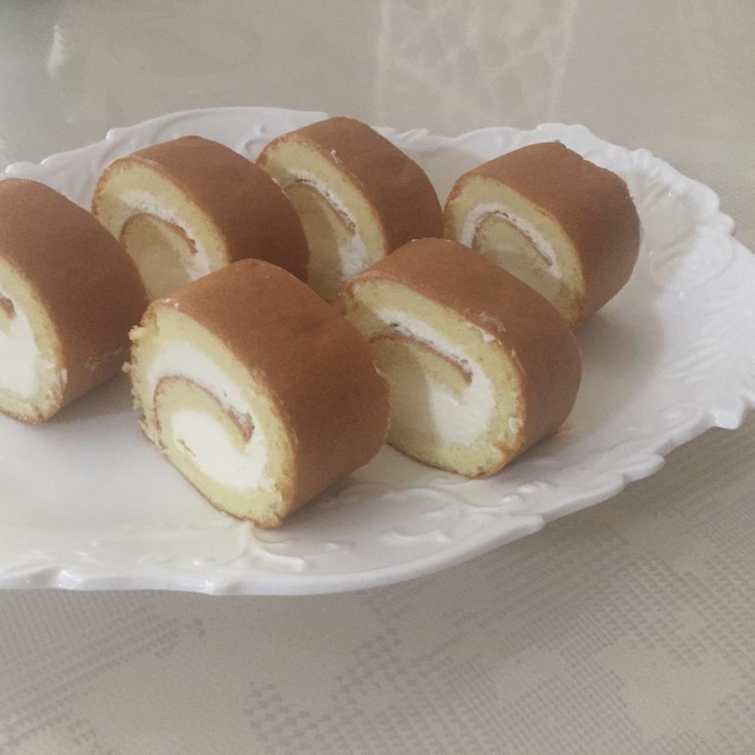 《Tinrry下午茶》教你做基础原味蛋糕卷