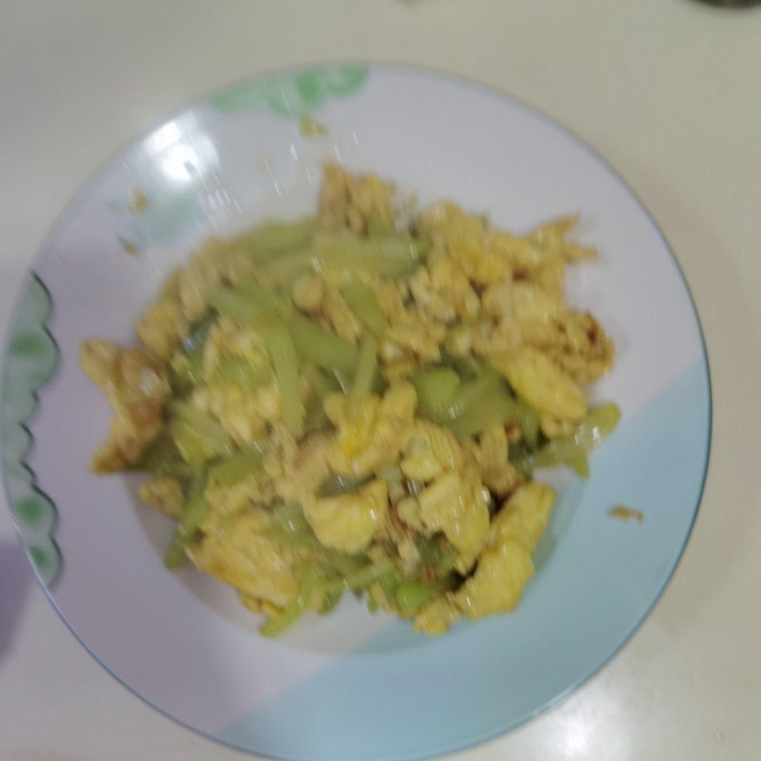 莴笋炒蛋