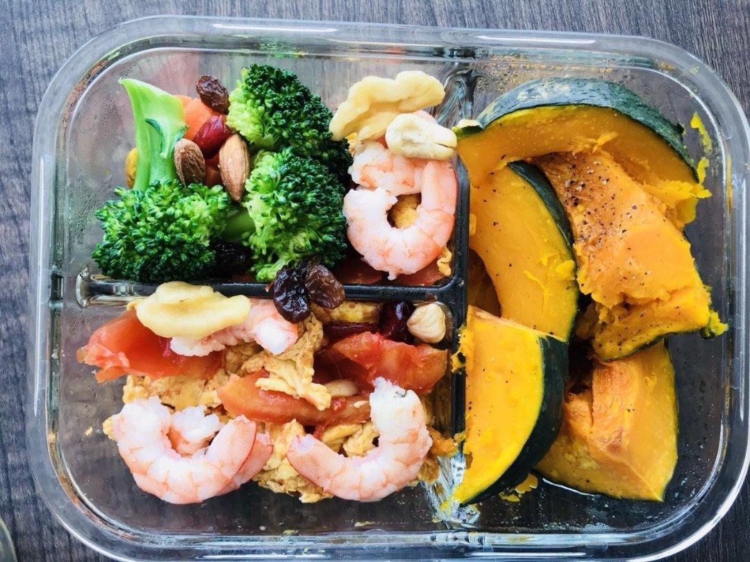 美少女秋的厨房做的健身便当