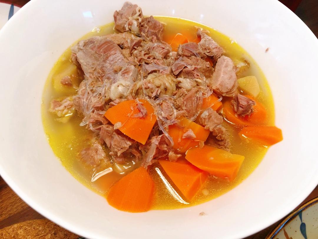 胡萝卜羊肉汤
